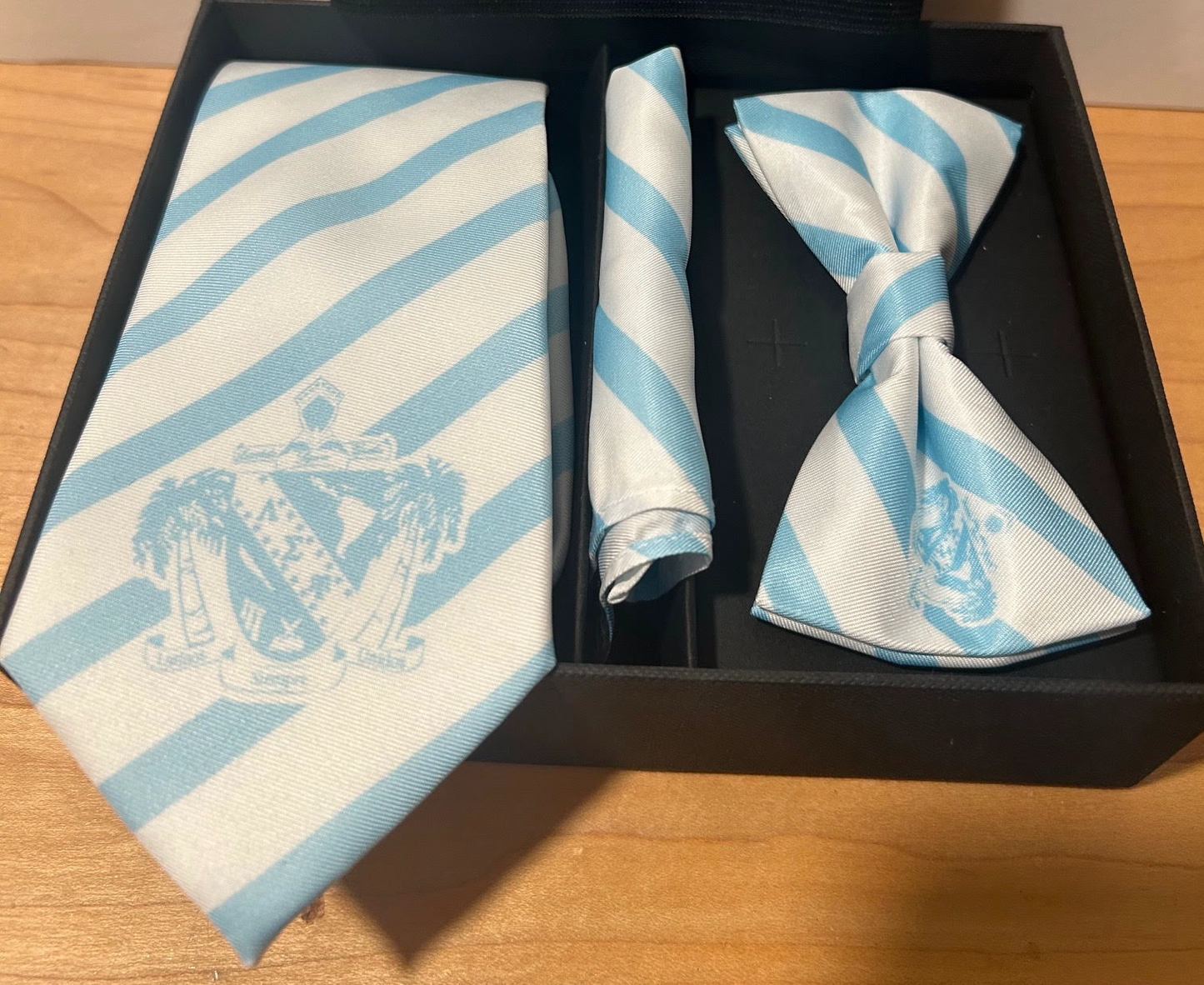 Lambda Sigma Upsilon Tie kit